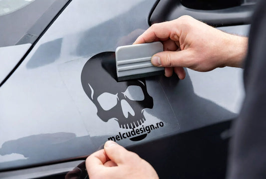sticker auto fara bule aplicare corecta